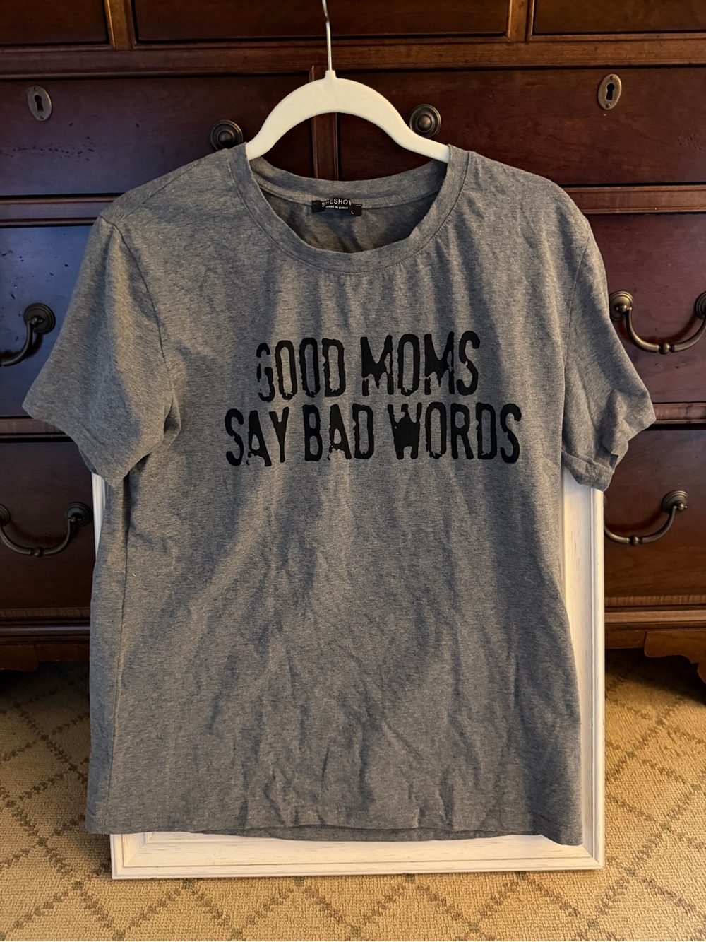 SHESHOW gray short sleeved T-shirt “Good Moms” L